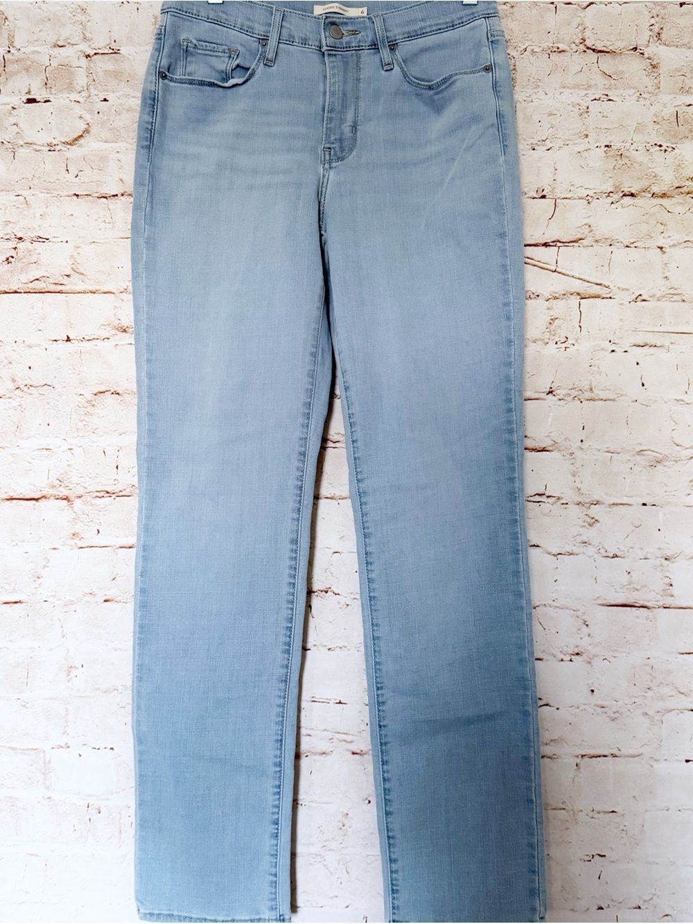 Levi’s classic straight jeans